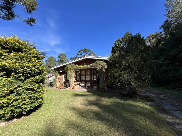 #CA35 - Casa para Venda em Campos do Jordão - SP