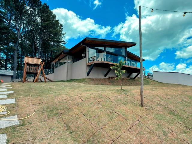 #83 - Casa para Venda em Campos do Jordão - SP