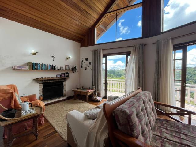 #84 - Casa para Venda em Campos do Jordão - SP