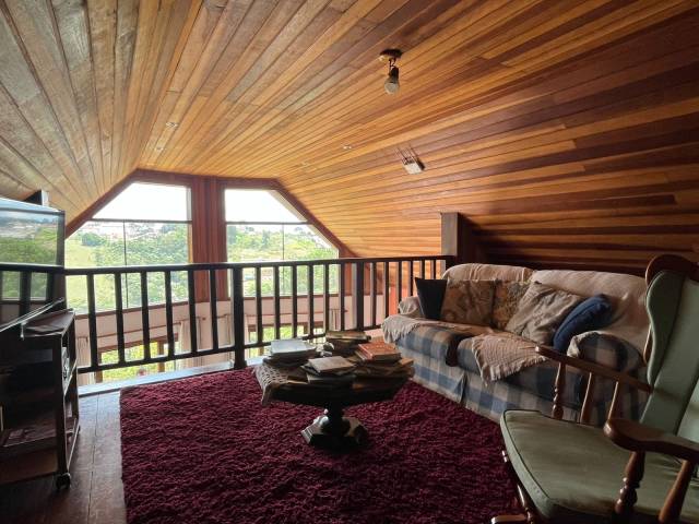 #84 - Casa para Venda em Campos do Jordão - SP