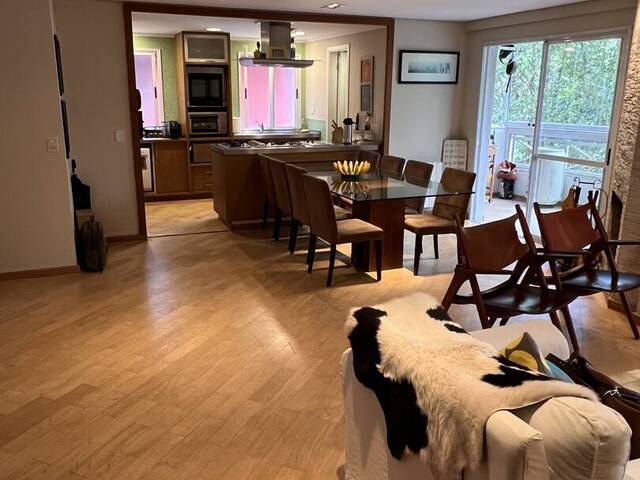 #90 - Casa para Venda em Campos do Jordão - SP